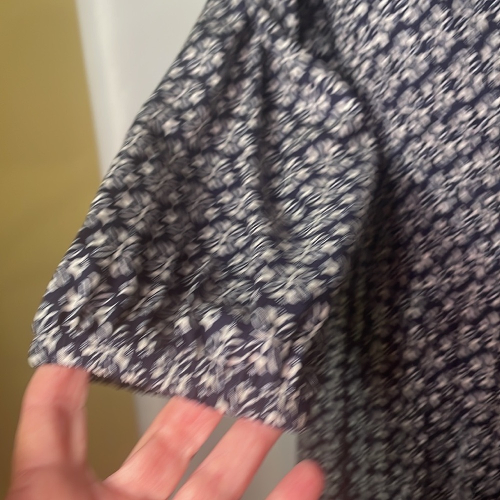 Lovely smocked front and back navy and white dress with 3/4 length sleeves - Picture 4 of 9